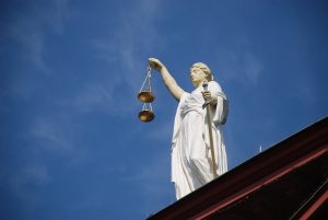 Curtea Europeană de Justiție amendează România cu 1,5 mil. euro și 600 de euro pe zi pentru fiecare depozit de deşeuri neautorizat pe care nu îl închide