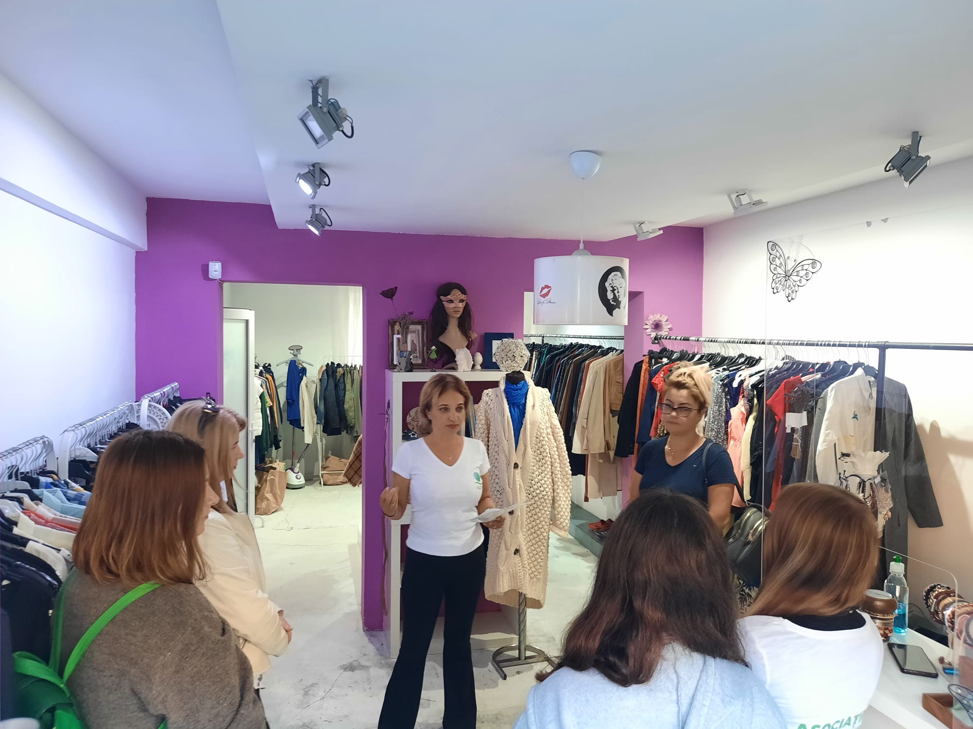Cum putem fi la modă în mod sustenabil?@Consignatia “ La Garderobe”